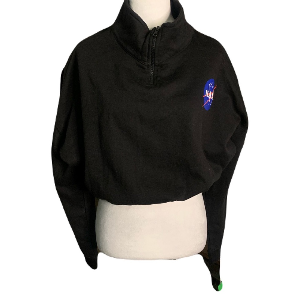 NEW Chemistry Black NASA Women’s Medium Pullover Cropped Sweatshirt Logo Patches